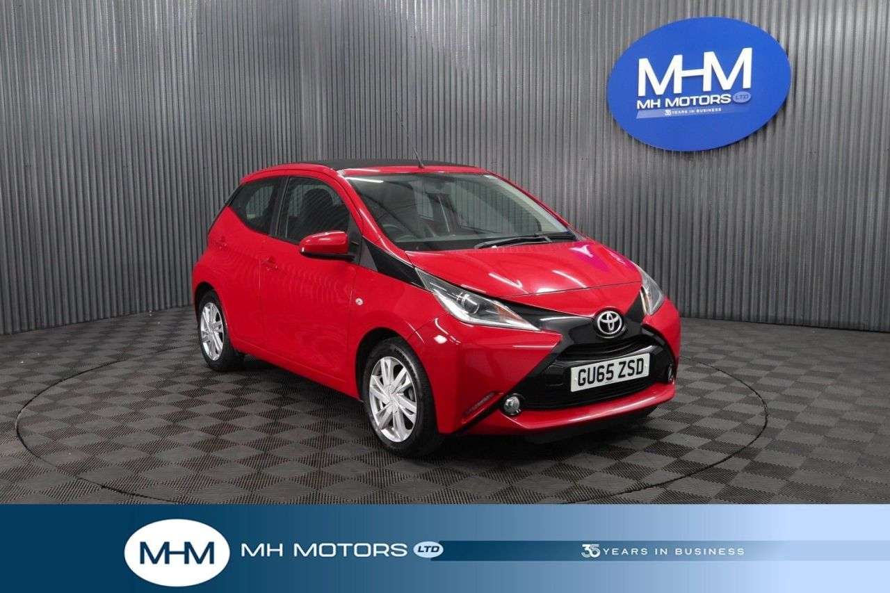 A 2015 TOYOTA AYGO 1.0 VVT-i x-pression x-wave 5dr Petrol Manual Euro 5 Euro 5 (68 ps) LOW INS A 2015 TOYOTA AYGO 1.0 VVT-i x-pression x-wave 5dr Petrol Manual Euro 5 Euro 5 (68 ps) LOW INS