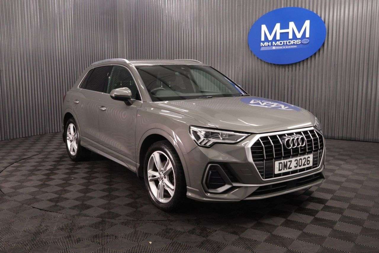 A 2019 AUDI Q3 1.5 TFSI CoD 35 S line SUV 5dr Petrol S Tronic Euro 6 (s/s) (150 ps) LONG M A 2019 AUDI Q3 1.5 TFSI CoD 35 S line SUV 5dr Petrol S Tronic Euro 6 (s/s) (150 ps) LONG M