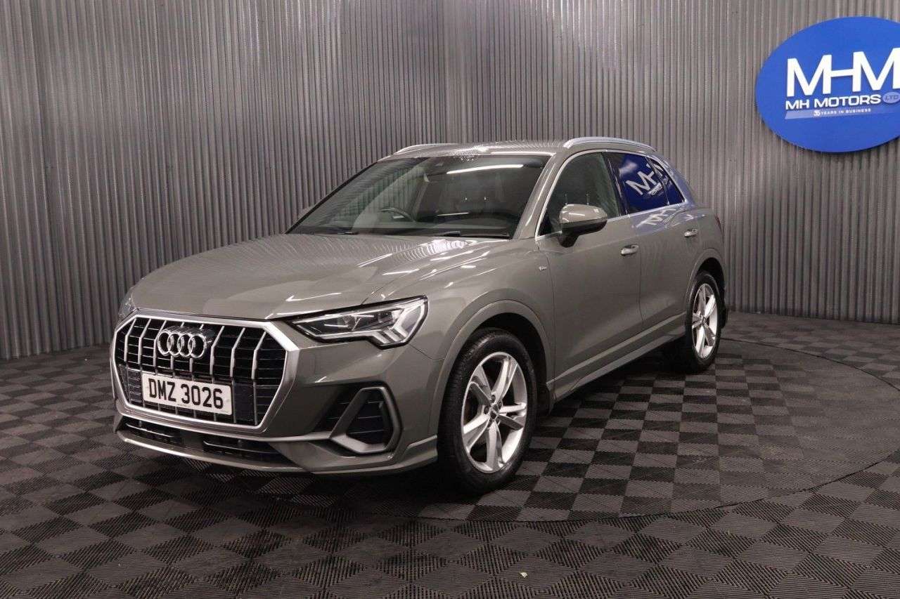 A 2019 AUDI Q3 1.5 TFSI CoD 35 S line SUV 5dr Petrol S Tronic Euro 6 (s/s) (150 ps) LONG M A 2019 AUDI Q3 1.5 TFSI CoD 35 S line SUV 5dr Petrol S Tronic Euro 6 (s/s) (150 ps) LONG M