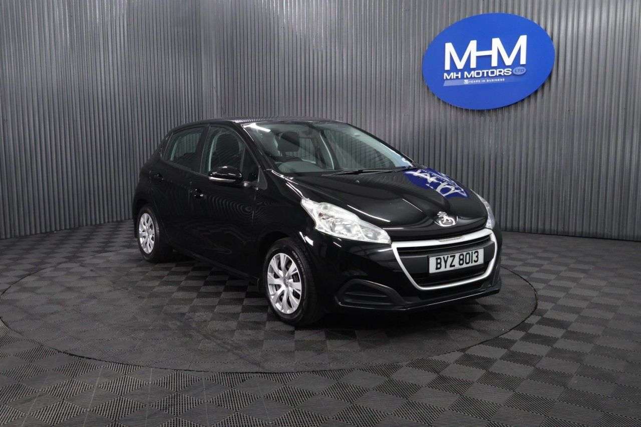 A 2017 PEUGEOT 208 1.6HDI Access LONG MOT / EASY TO DRIVE AND PARK A 2017 PEUGEOT 208 1.6HDI Access LONG MOT / EASY TO DRIVE AND PARK