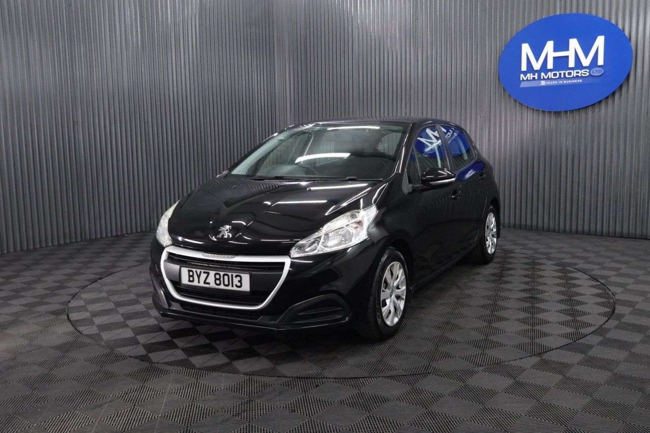 A 2017 PEUGEOT 208 1.6HDI Access LONG MOT / EASY TO DRIVE AND PARK A 2017 PEUGEOT 208 1.6HDI Access LONG MOT / EASY TO DRIVE AND PARK