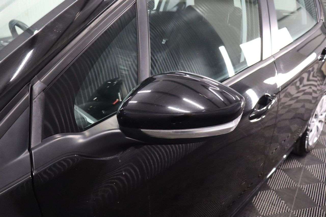 2017 PEUGEOT 208 2017 PEUGEOT 208
