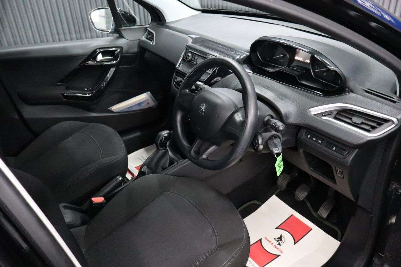 2017 PEUGEOT 208 2017 PEUGEOT 208