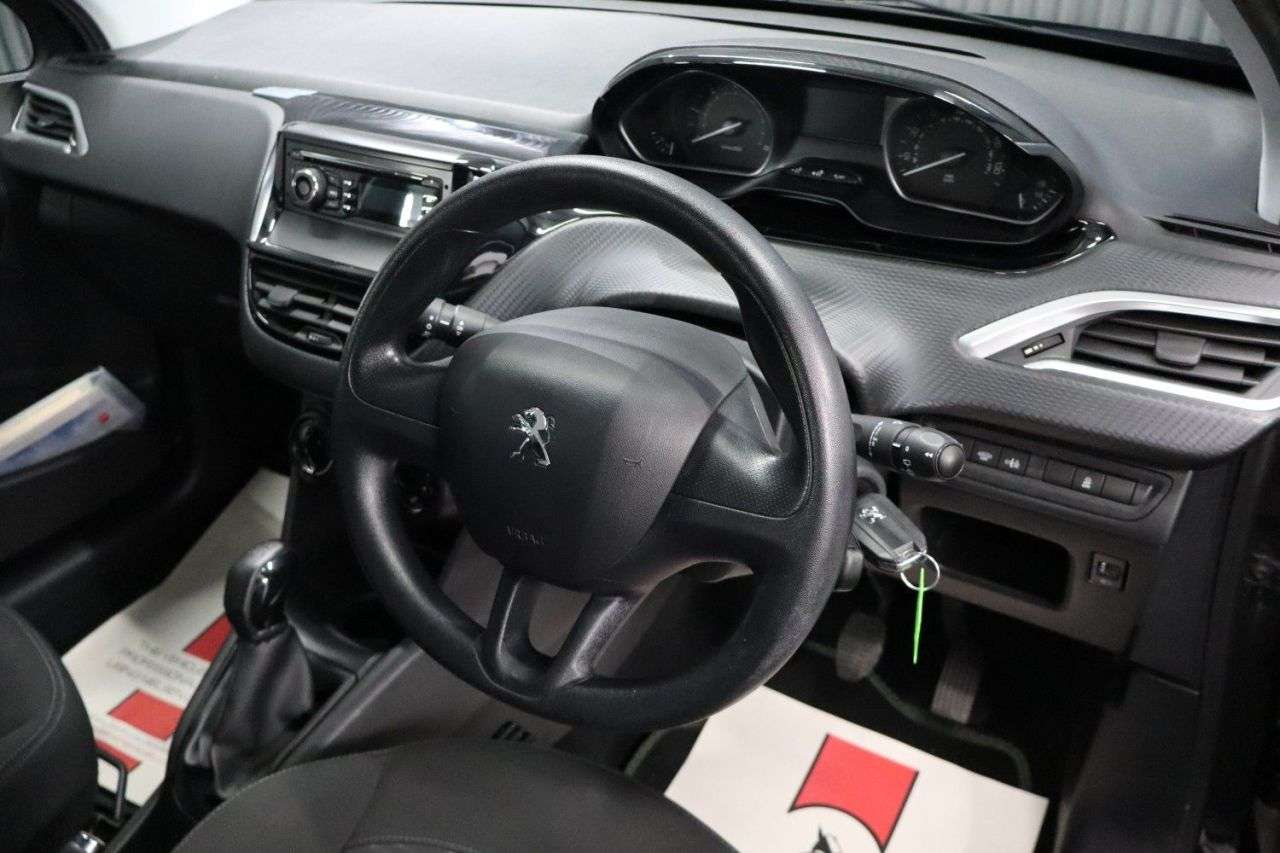 2017 PEUGEOT 208 2017 PEUGEOT 208