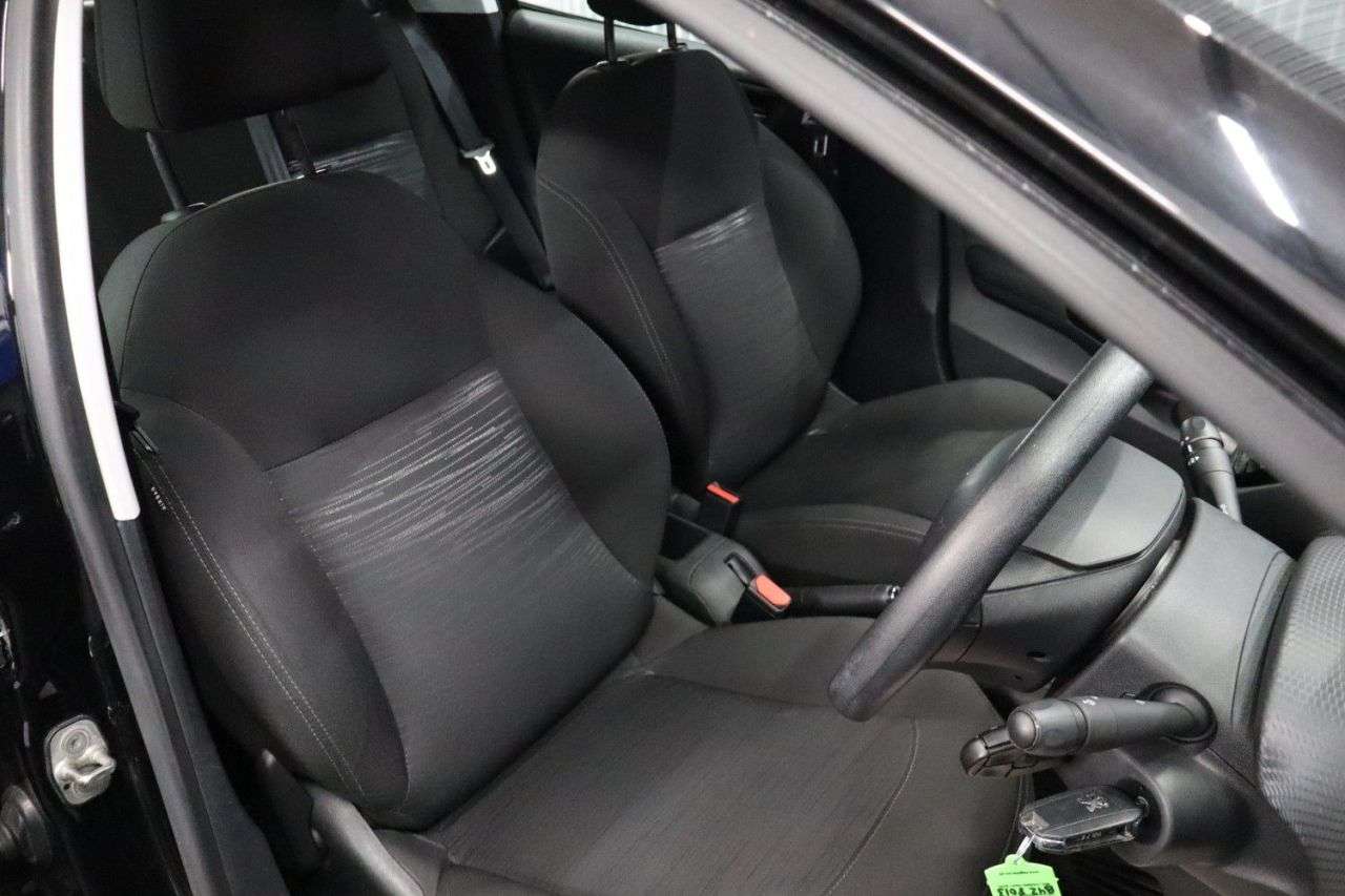 2017 PEUGEOT 208 2017 PEUGEOT 208