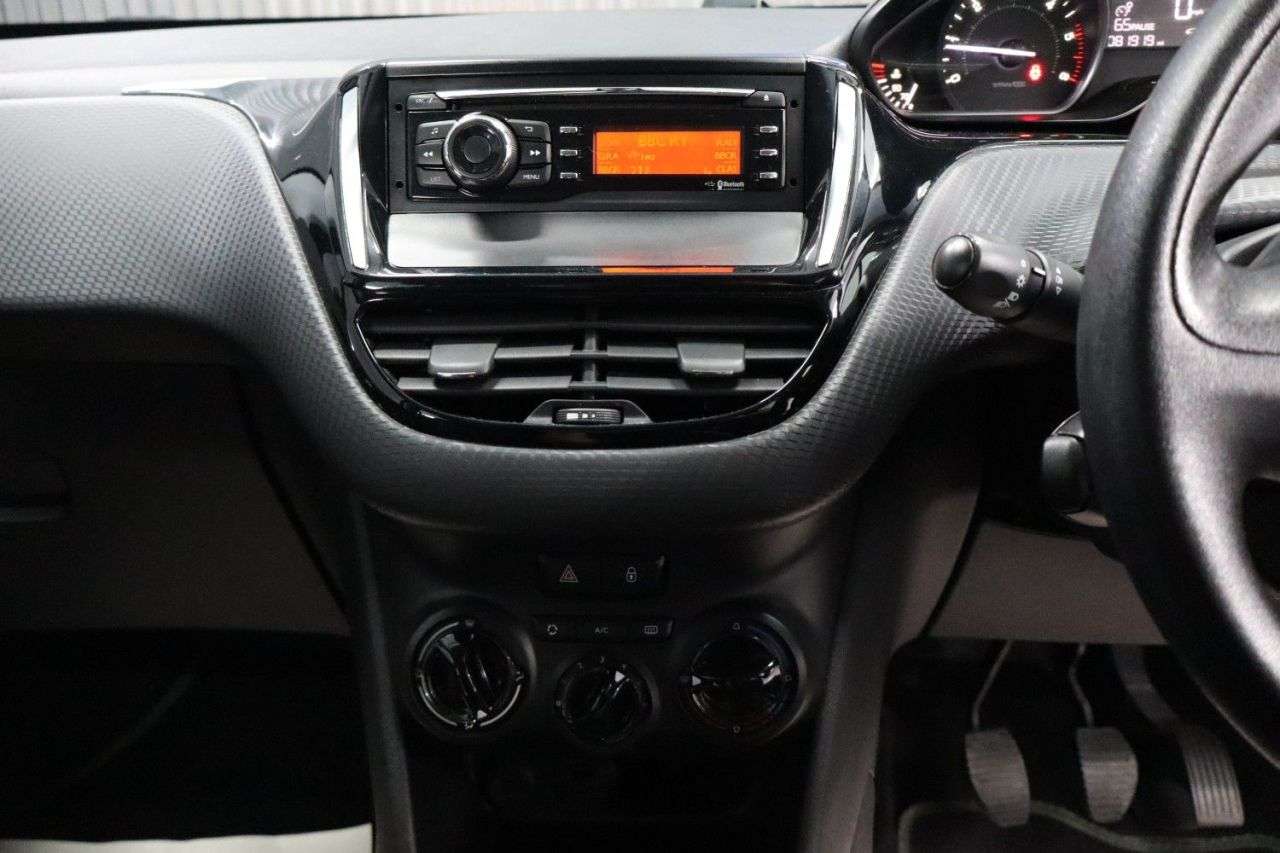 2017 PEUGEOT 208 2017 PEUGEOT 208
