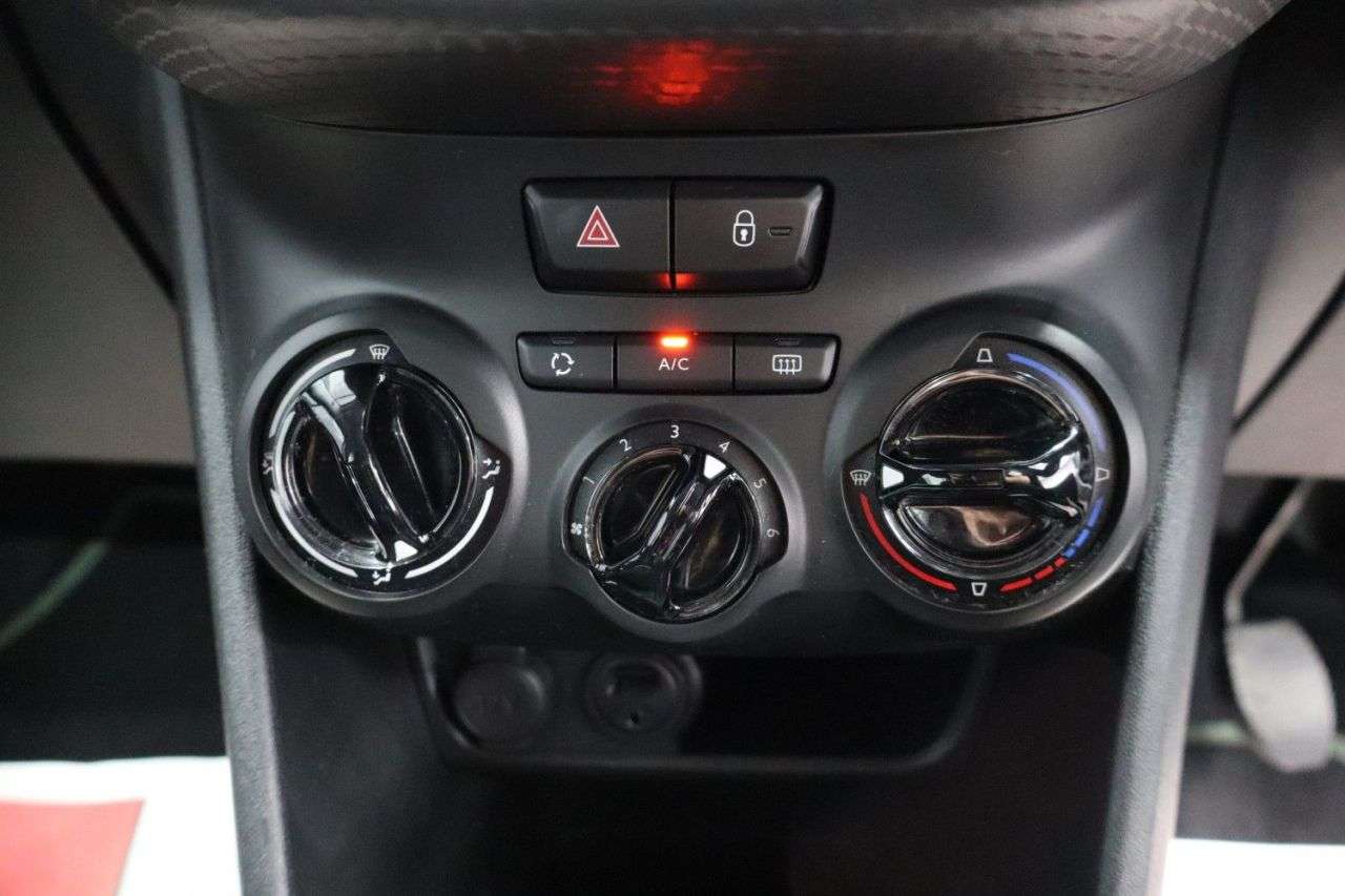 2017 PEUGEOT 208 2017 PEUGEOT 208