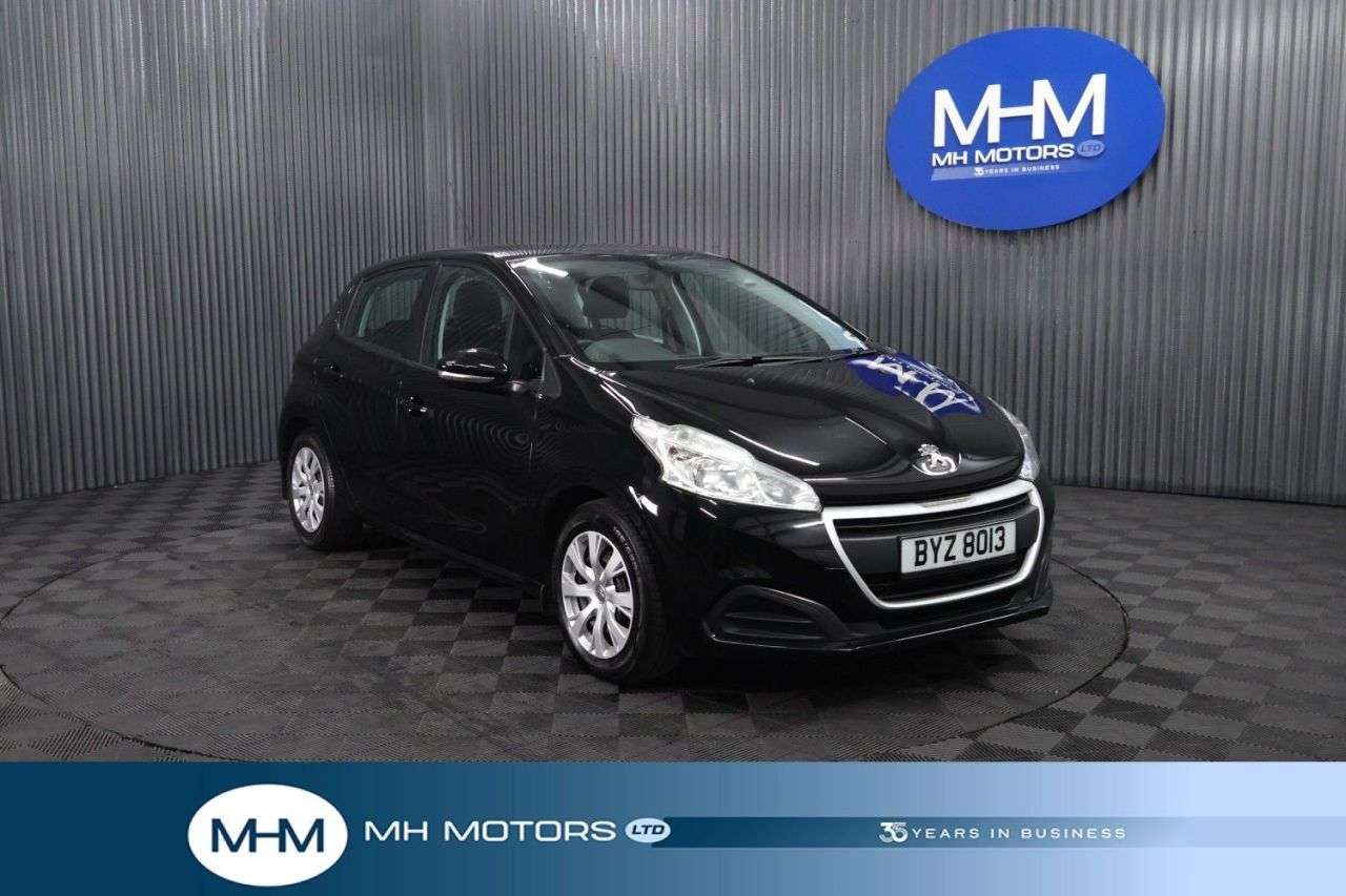 A 2017 PEUGEOT 208 1.6HDI Access LONG MOT / EASY TO DRIVE AND PARK A 2017 PEUGEOT 208 1.6HDI Access LONG MOT / EASY TO DRIVE AND PARK