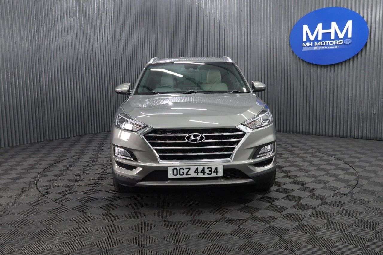 A 2019 HYUNDAI TUCSON 1.6 CRDi Premium SUV 5dr Diesel Manual Euro 6 (s/s) (115 ps) LONG MOT / REA A 2019 HYUNDAI TUCSON 1.6 CRDi Premium SUV 5dr Diesel Manual Euro 6 (s/s) (115 ps) LONG MOT / REA