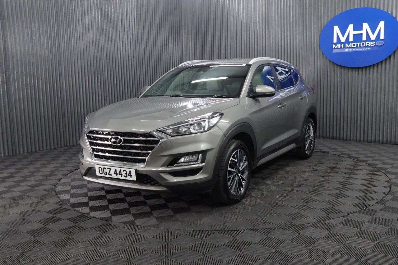 A 2019 HYUNDAI TUCSON 1.6 CRDi Premium SUV 5dr Diesel Manual Euro 6 (s/s) (115 ps) LONG MOT / REA A 2019 HYUNDAI TUCSON 1.6 CRDi Premium SUV 5dr Diesel Manual Euro 6 (s/s) (115 ps) LONG MOT / REA