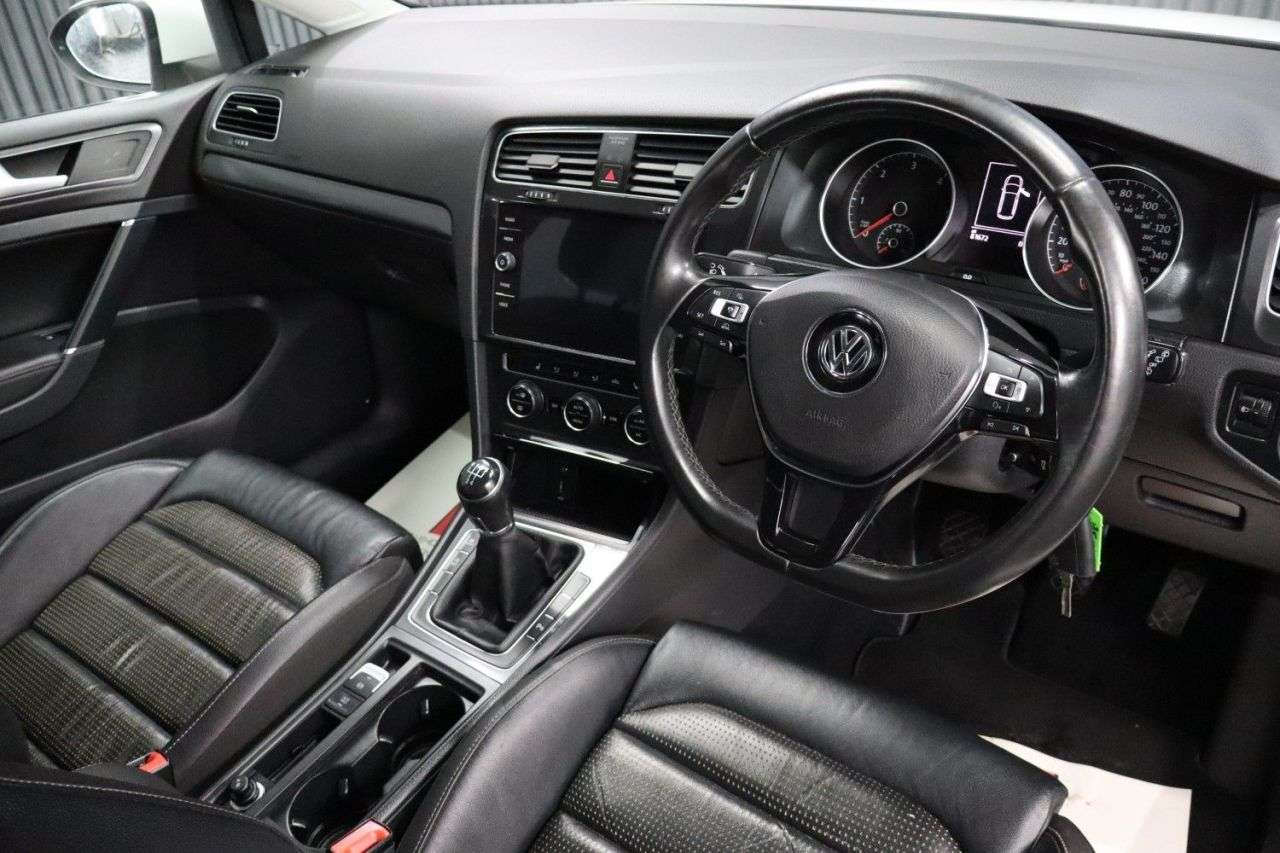 2017 VOLKSWAGEN GOLF 2017 VOLKSWAGEN GOLF