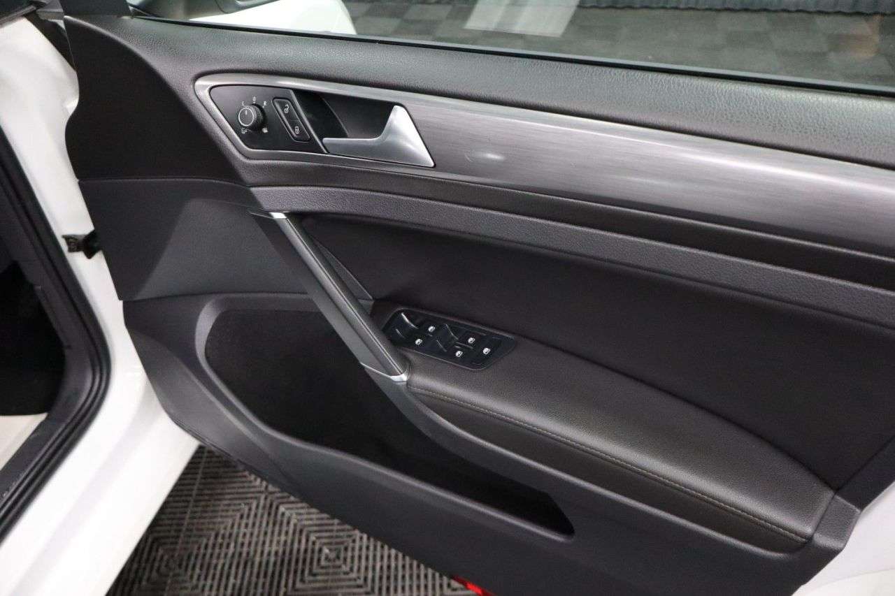 2017 VOLKSWAGEN GOLF 2017 VOLKSWAGEN GOLF