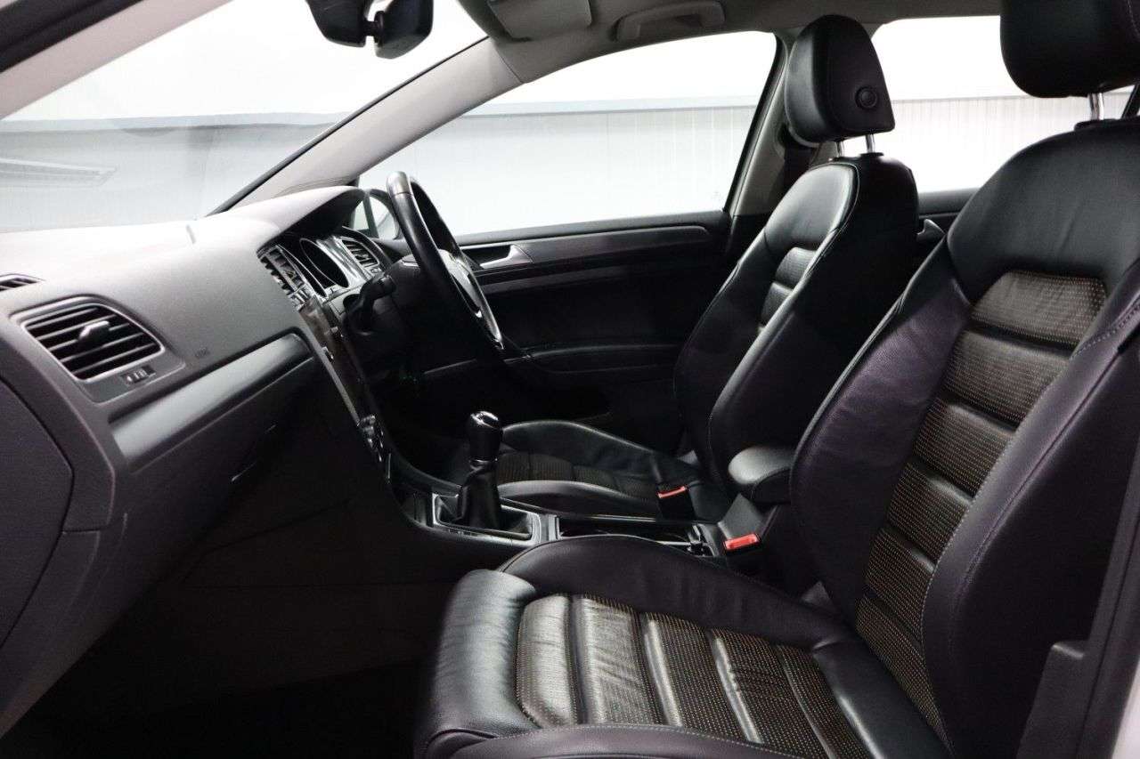 2017 VOLKSWAGEN GOLF 2017 VOLKSWAGEN GOLF