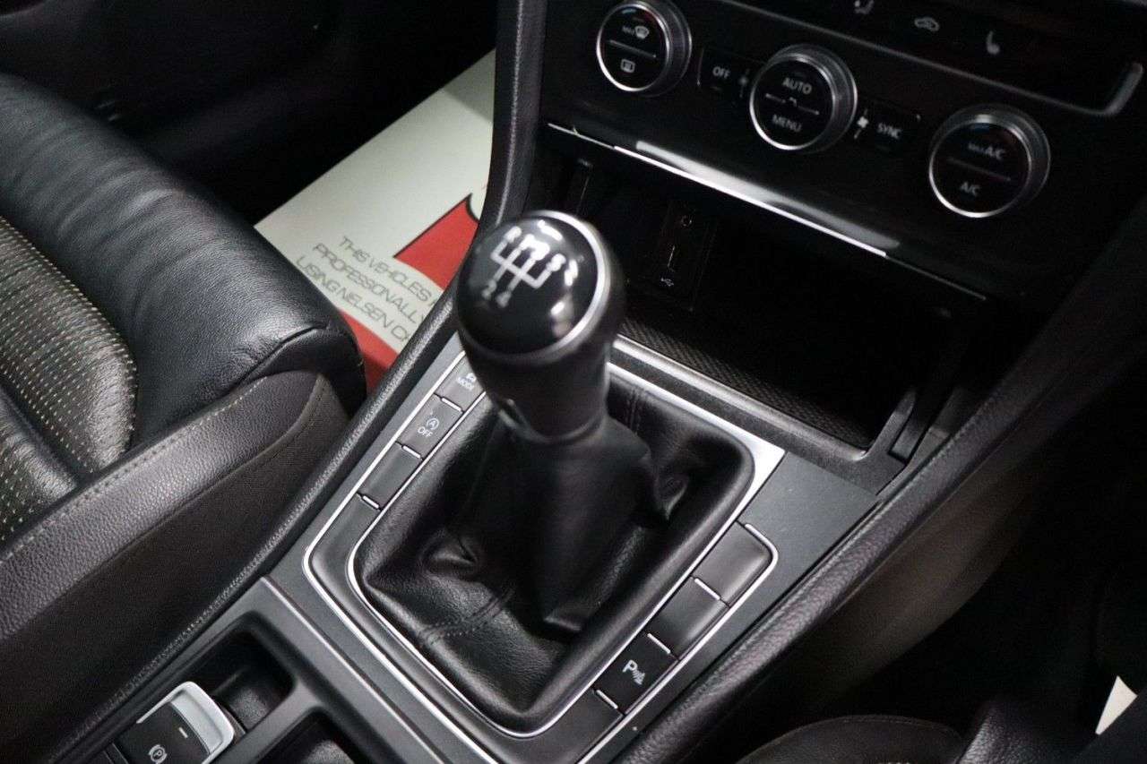 2017 VOLKSWAGEN GOLF 2017 VOLKSWAGEN GOLF