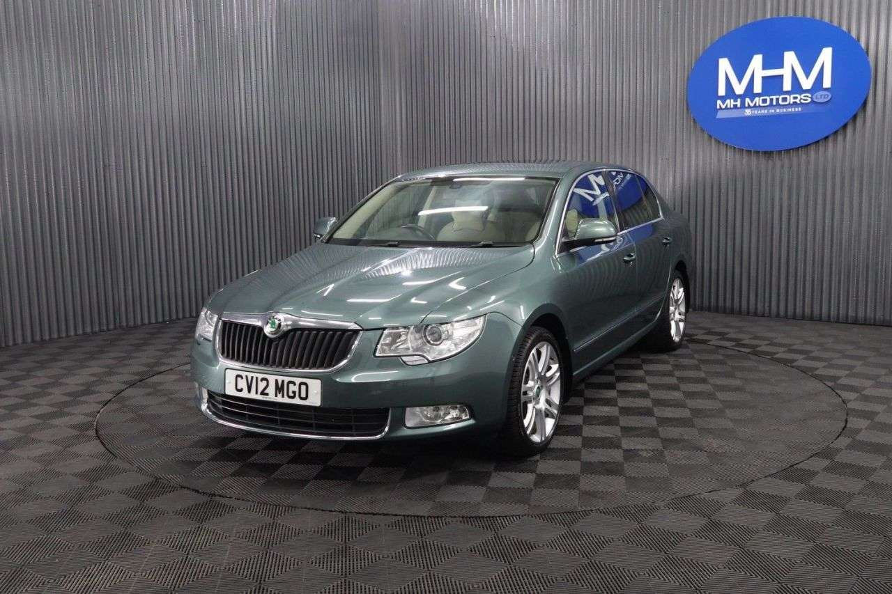 A 2012 SKODA SUPERB 3.6 V6 Elegance Hatchback 5dr Petrol DSG 4WD Euro 5 (260 ps) AUTOMATIC / HE A 2012 SKODA SUPERB 3.6 V6 Elegance Hatchback 5dr Petrol DSG 4WD Euro 5 (260 ps) AUTOMATIC / HE