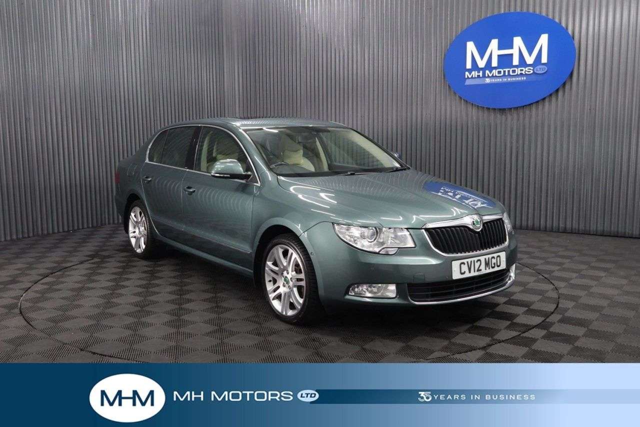A 2012 SKODA SUPERB 3.6 V6 Elegance Hatchback 5dr Petrol DSG 4WD Euro 5 (260 ps) AUTOMATIC / HE A 2012 SKODA SUPERB 3.6 V6 Elegance Hatchback 5dr Petrol DSG 4WD Euro 5 (260 ps) AUTOMATIC / HE