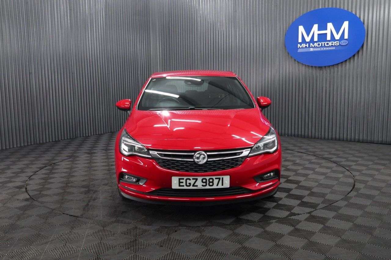 A 2017 VAUXHALL ASTRA 1.4i SRi Hatchback 5dr Petrol Manual Euro 6 (100 ps) LOW MILEAGE / LOW INSU A 2017 VAUXHALL ASTRA 1.4i SRi Hatchback 5dr Petrol Manual Euro 6 (100 ps) LOW MILEAGE / LOW INSU