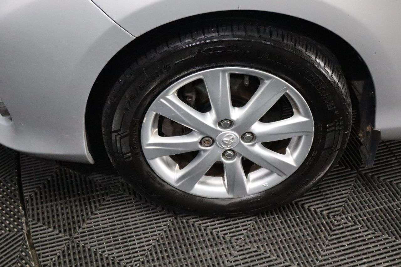2013 TOYOTA YARIS 2013 TOYOTA YARIS