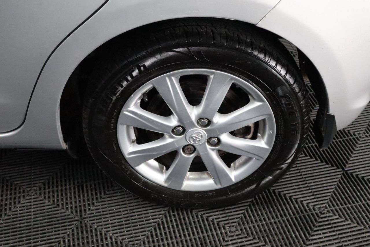 2013 TOYOTA YARIS 2013 TOYOTA YARIS
