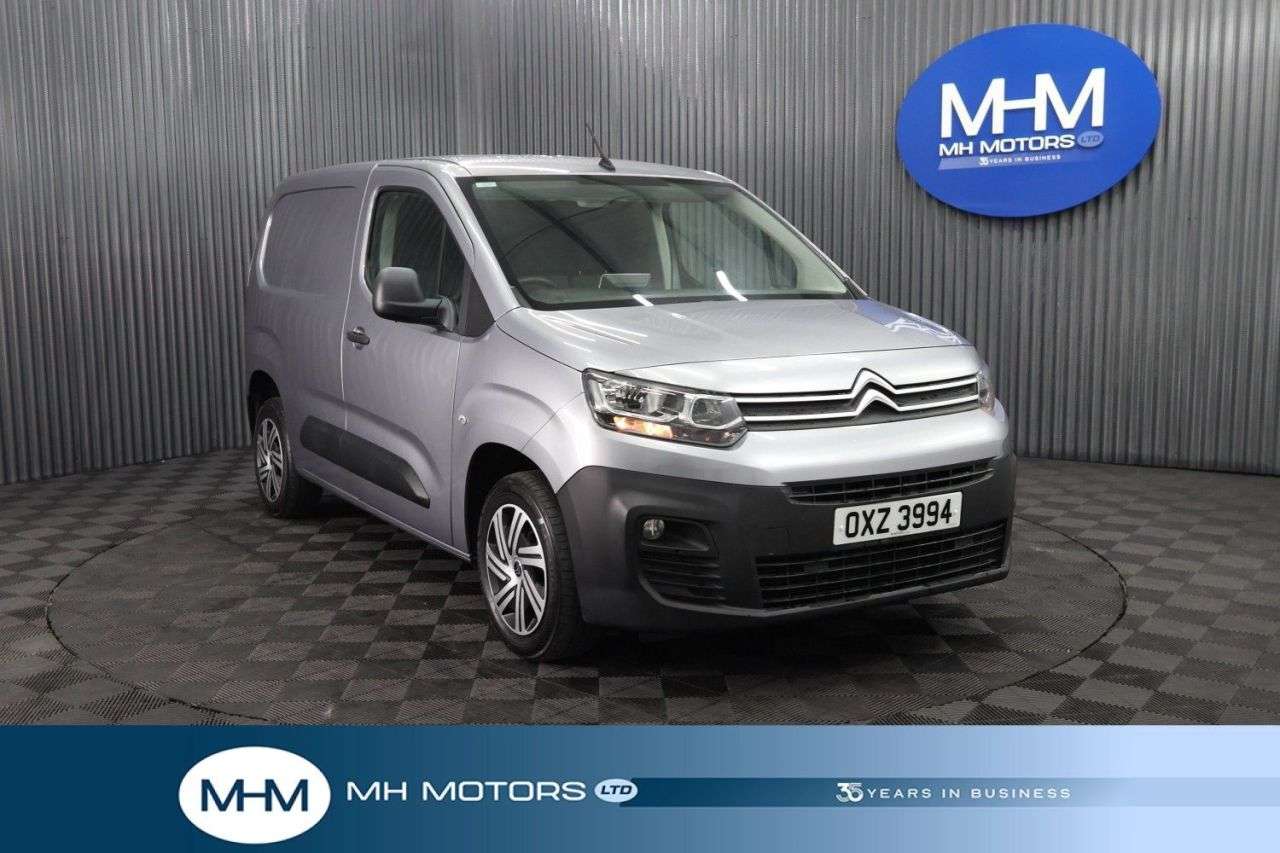 A 2020 CITROEN BERLINGO 1.6 BlueHDi 1000 Enterprise M Panel Van 5dr Diesel Manual SWB Euro 6 (s/s) A 2020 CITROEN BERLINGO 1.6 BlueHDi 1000 Enterprise M Panel Van 5dr Diesel Manual SWB Euro 6 (s/s)