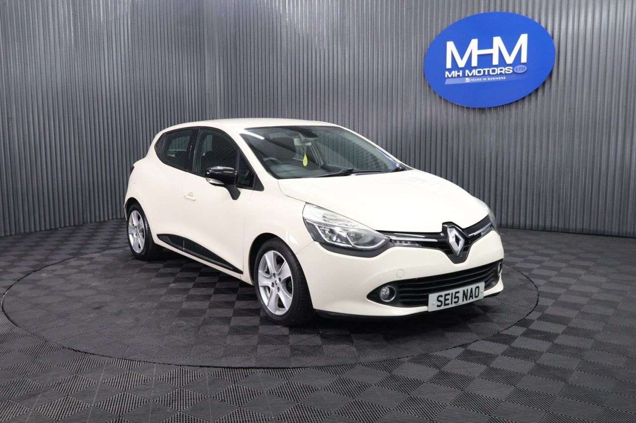 A 2015 RENAULT CLIO 1.5 dCi Dynamique MediaNav Hatchback 5dr Diesel Manual Euro 5 (s/s) (90 ps) A 2015 RENAULT CLIO 1.5 dCi Dynamique MediaNav Hatchback 5dr Diesel Manual Euro 5 (s/s) (90 ps)