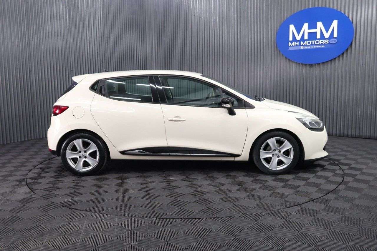 2015 RENAULT CLIO 2015 RENAULT CLIO