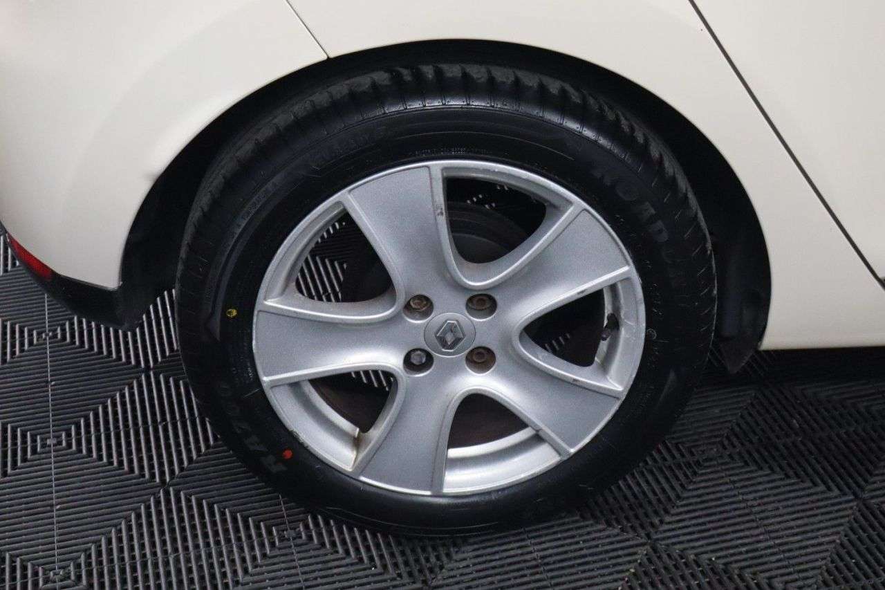 2015 RENAULT CLIO 2015 RENAULT CLIO