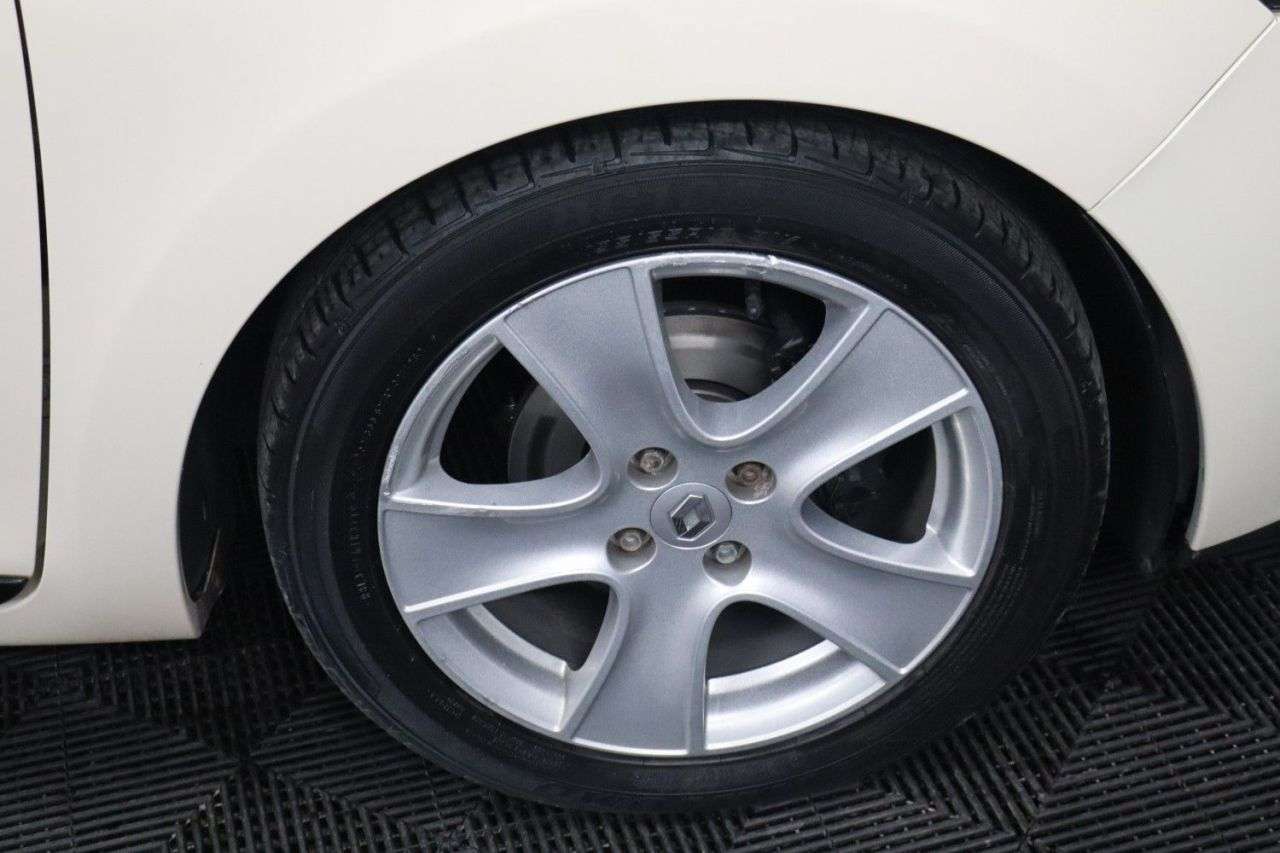 2015 RENAULT CLIO 2015 RENAULT CLIO