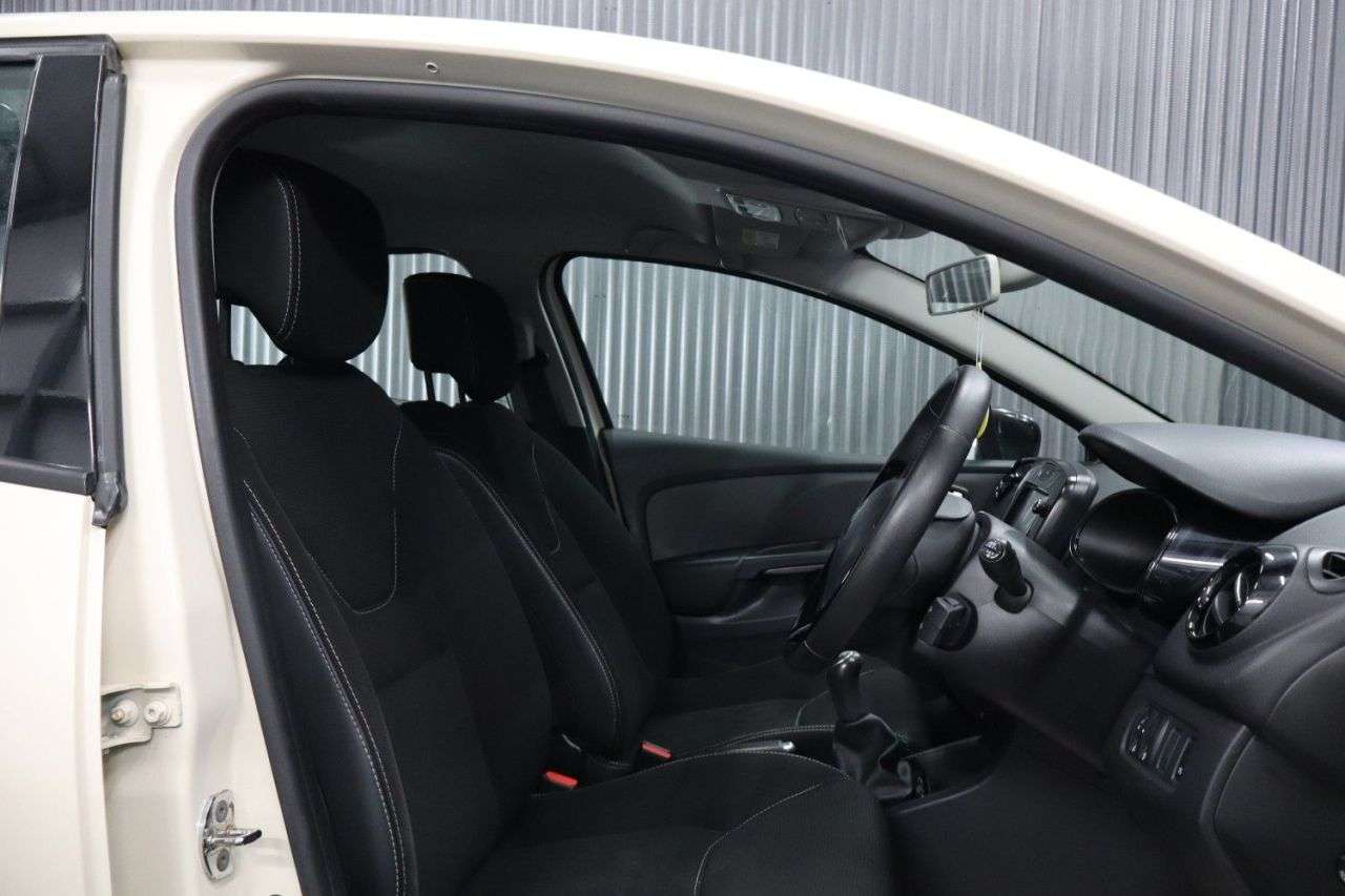 2015 RENAULT CLIO 2015 RENAULT CLIO