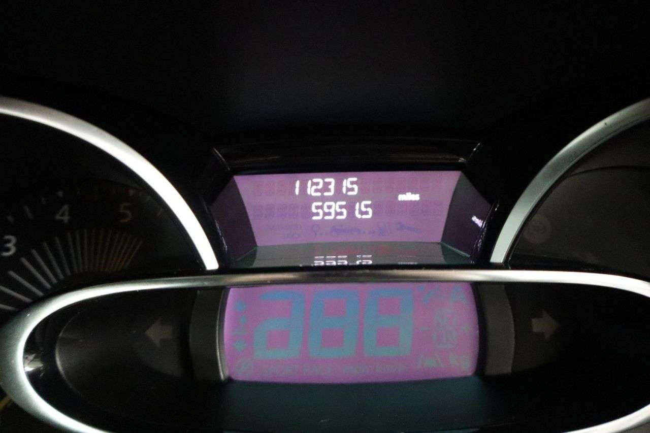 2015 RENAULT CLIO 2015 RENAULT CLIO