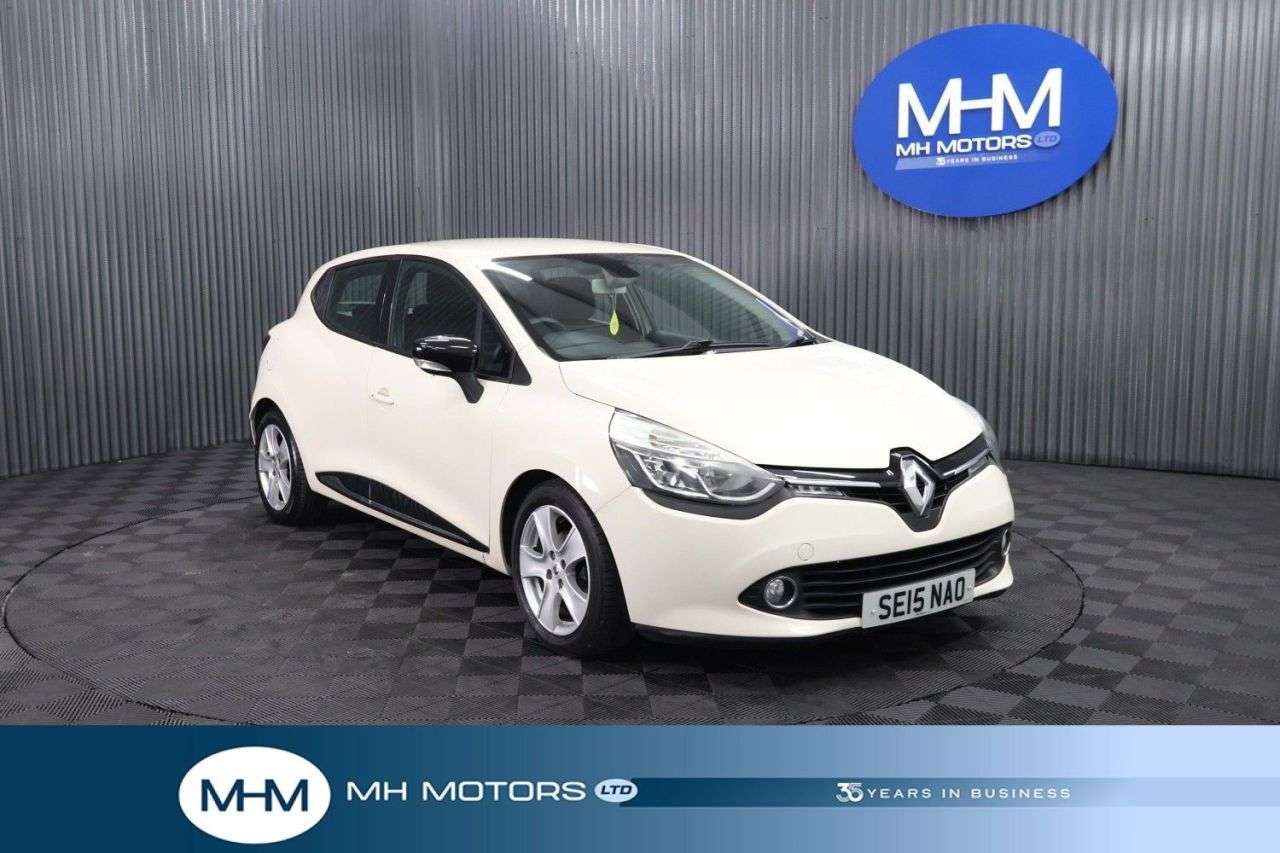 A 2015 RENAULT CLIO 1.5 dCi Dynamique MediaNav Hatchback 5dr Diesel Manual Euro 5 (s/s) (90 ps) A 2015 RENAULT CLIO 1.5 dCi Dynamique MediaNav Hatchback 5dr Diesel Manual Euro 5 (s/s) (90 ps)