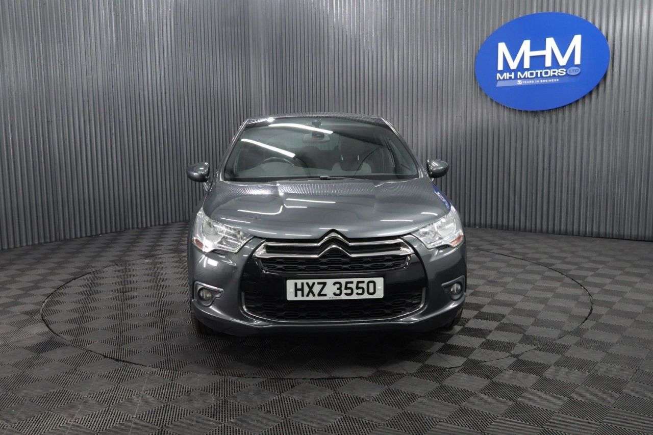 A 2015 CITROEN DS4 1.6 e-HDi Airdream DStyle Hatchback 5dr Diesel Manual Euro 5 (s/s) (115 ps) A 2015 CITROEN DS4 1.6 e-HDi Airdream DStyle Hatchback 5dr Diesel Manual Euro 5 (s/s) (115 ps)