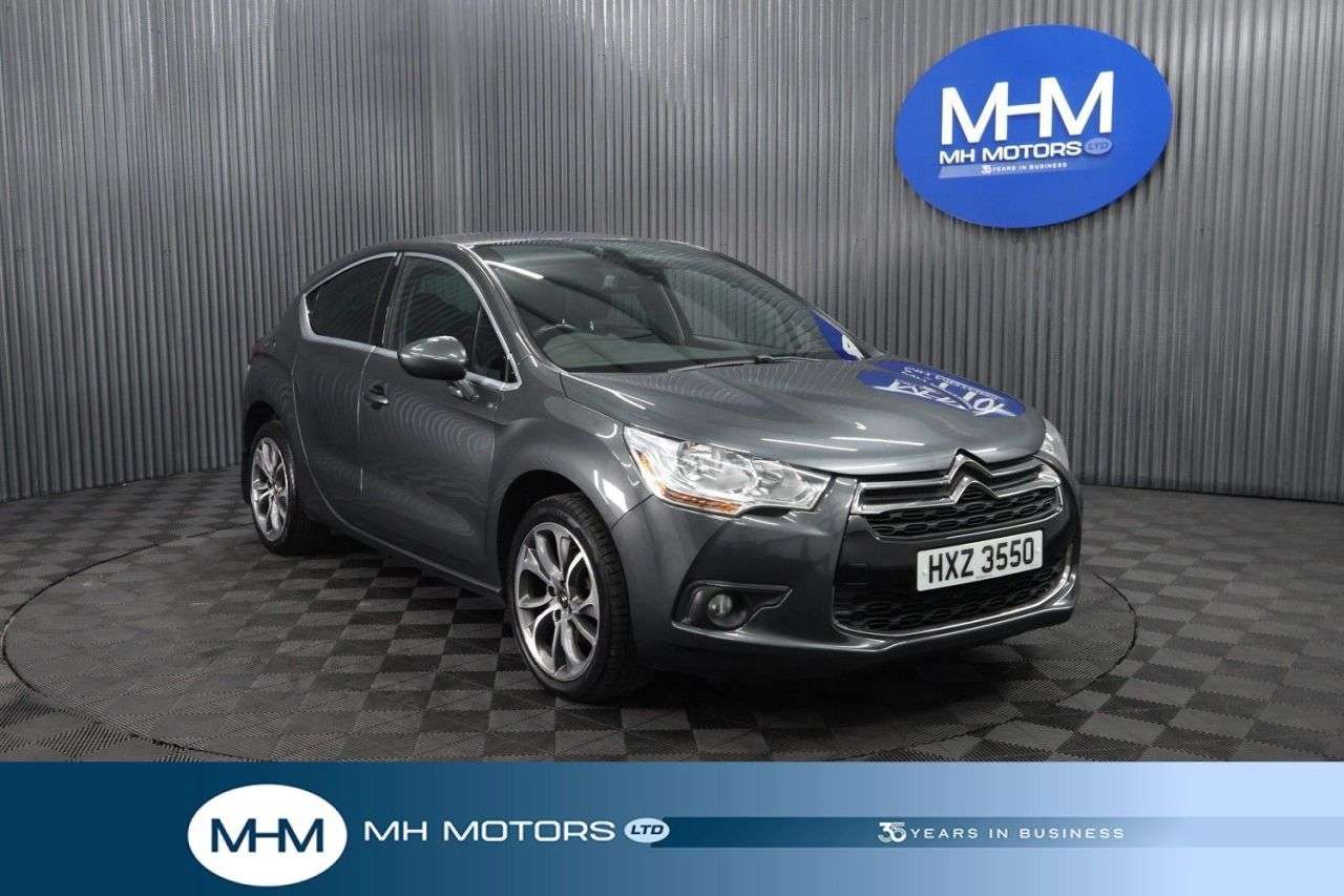 A 2015 CITROEN DS4 1.6 e-HDi Airdream DStyle Hatchback 5dr Diesel Manual Euro 5 (s/s) (115 ps) A 2015 CITROEN DS4 1.6 e-HDi Airdream DStyle Hatchback 5dr Diesel Manual Euro 5 (s/s) (115 ps)