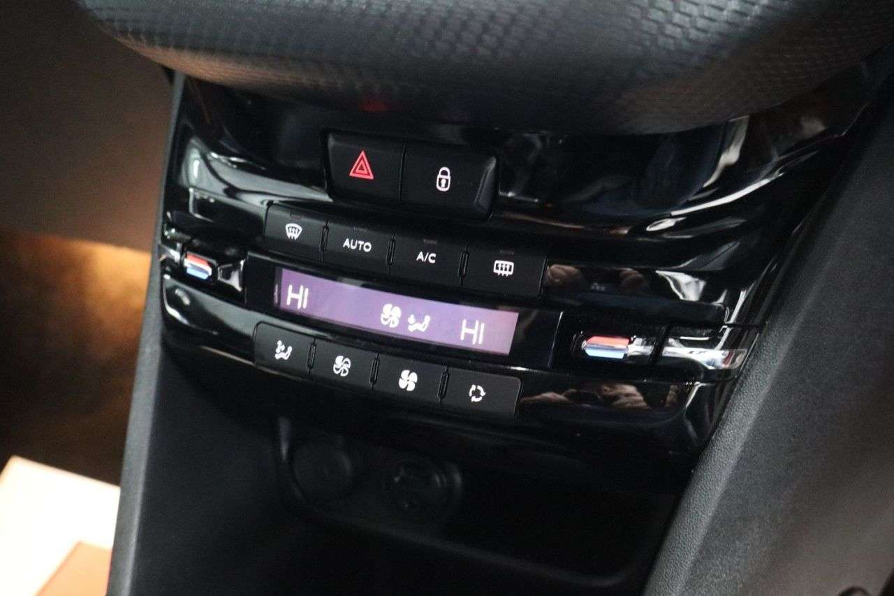 2015 PEUGEOT 2008 2015 PEUGEOT 2008