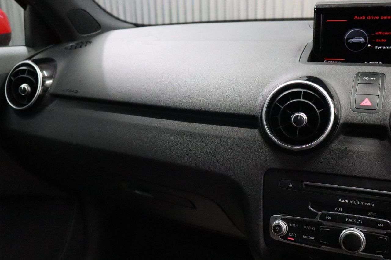2016 AUDI A1 2016 AUDI A1