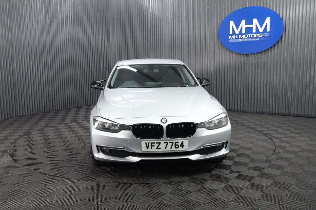 A 2015 BMW 3 SERIES 2.0 320d Luxury Saloon 4dr Diesel Auto Euro 5 (s/s) (184 ps) LONG MOT / DUA A 2015 BMW 3 SERIES 2.0 320d Luxury Saloon 4dr Diesel Auto Euro 5 (s/s) (184 ps) LONG MOT / DUA