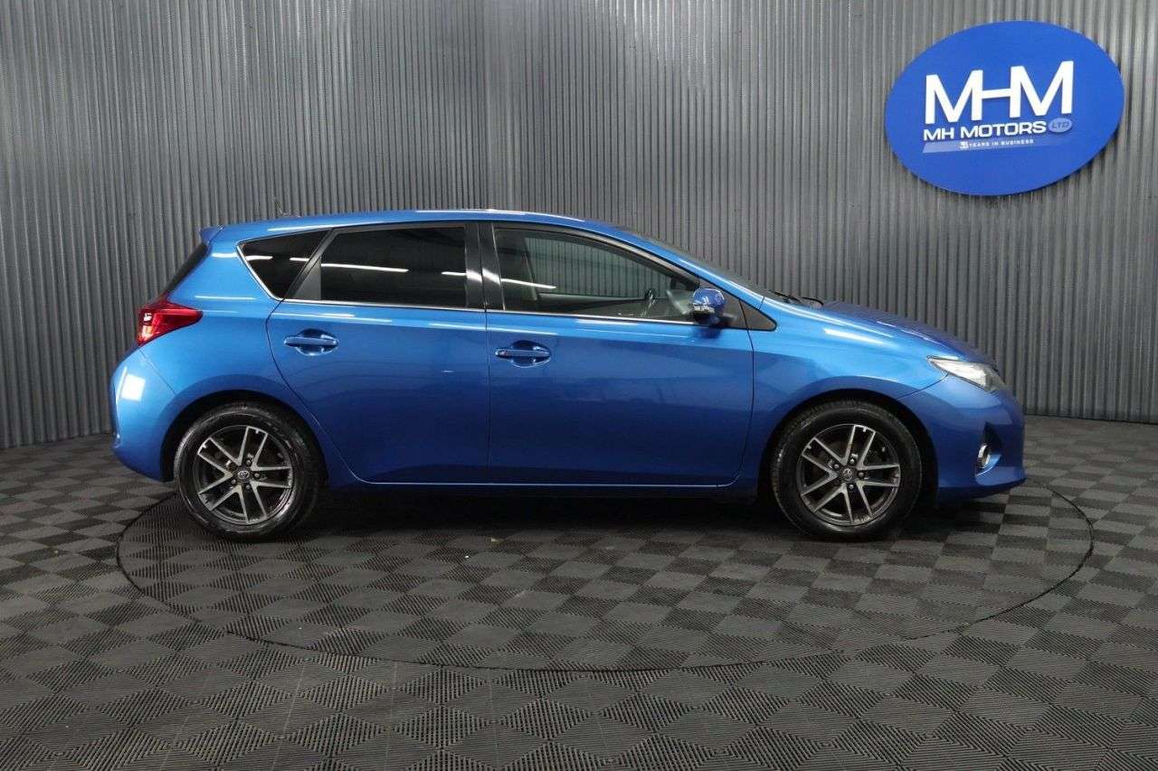 2015 TOYOTA AURIS 2015 TOYOTA AURIS