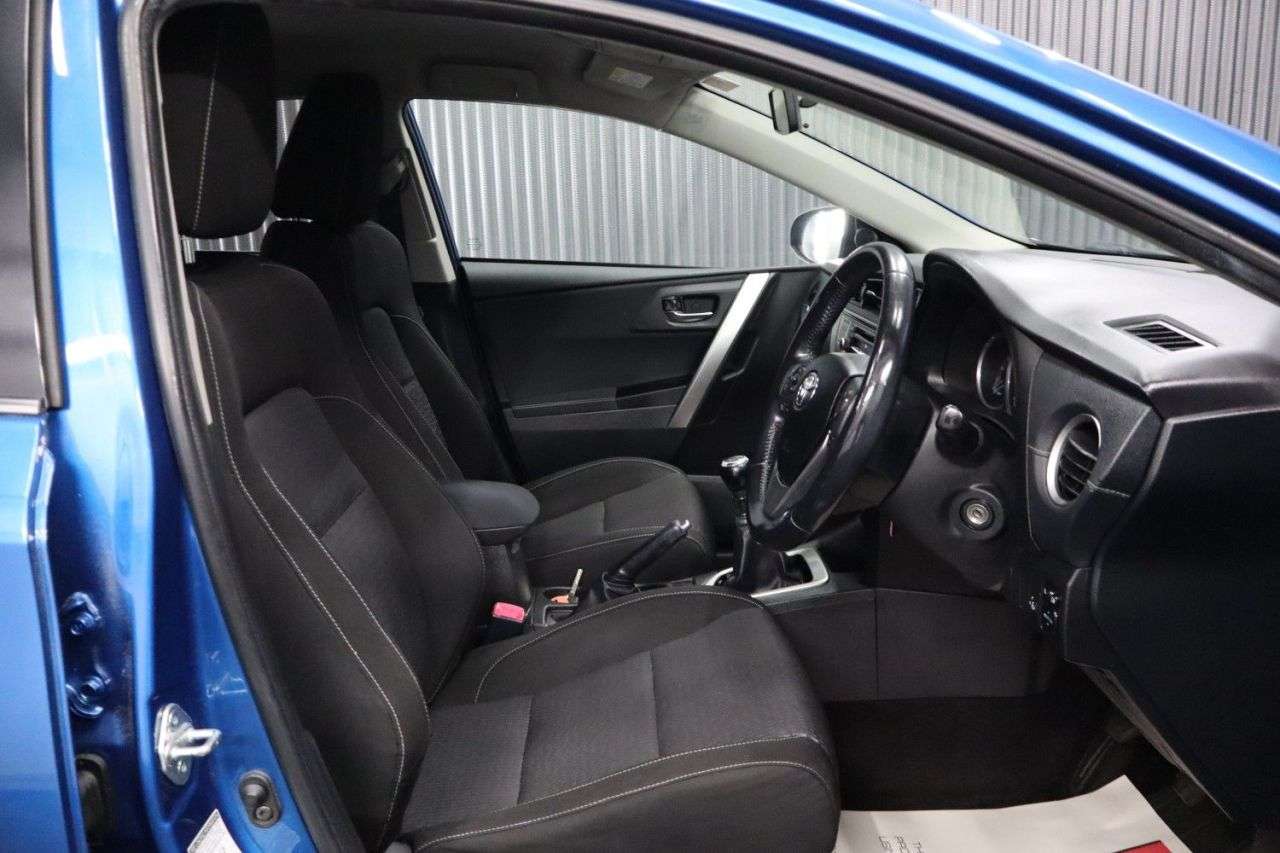 2015 TOYOTA AURIS 2015 TOYOTA AURIS