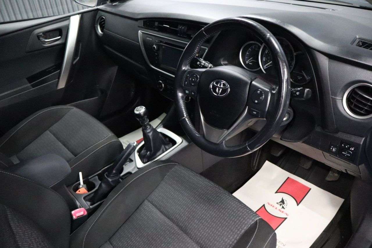 2015 TOYOTA AURIS 2015 TOYOTA AURIS