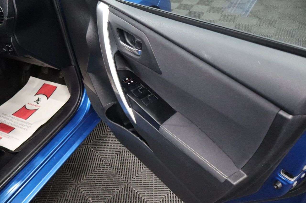 2015 TOYOTA AURIS 2015 TOYOTA AURIS