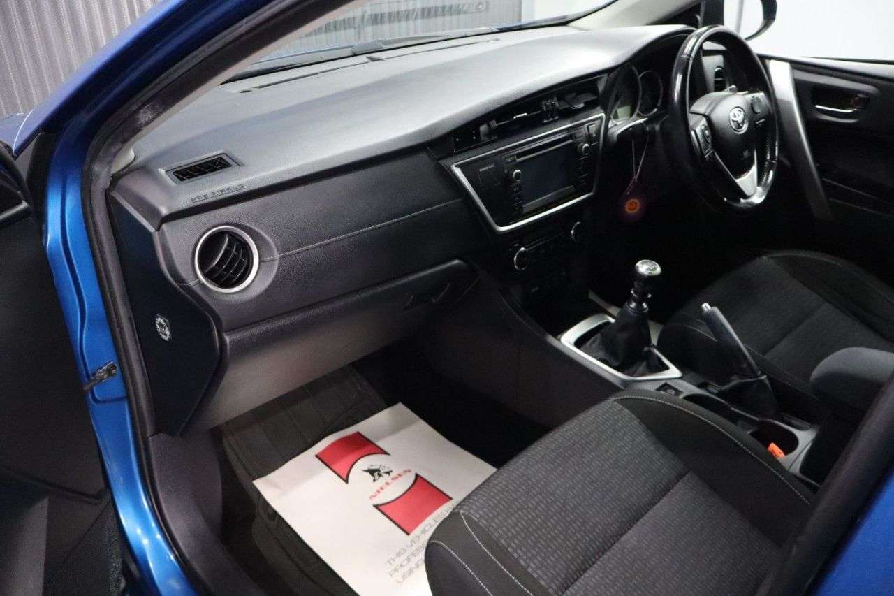 2015 TOYOTA AURIS 2015 TOYOTA AURIS