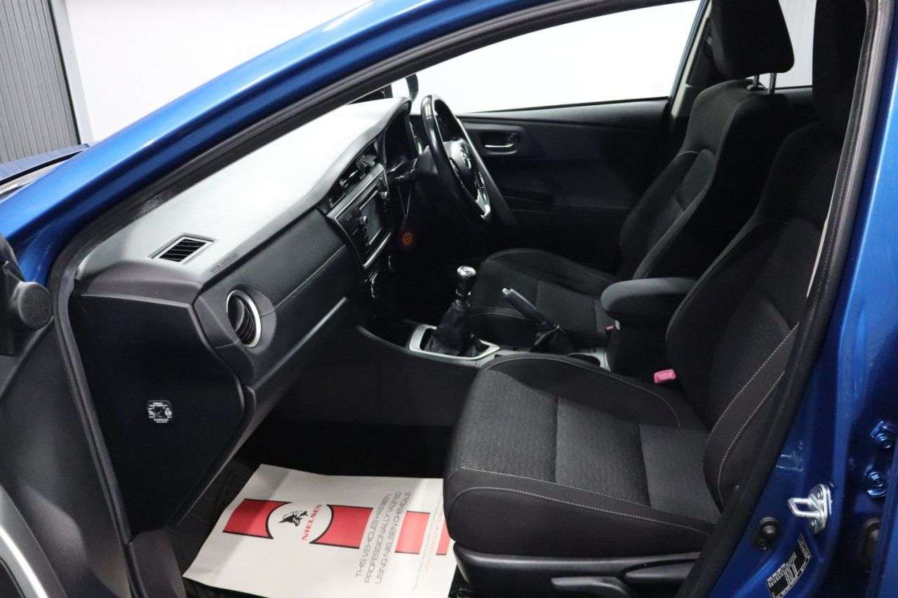 2015 TOYOTA AURIS 2015 TOYOTA AURIS