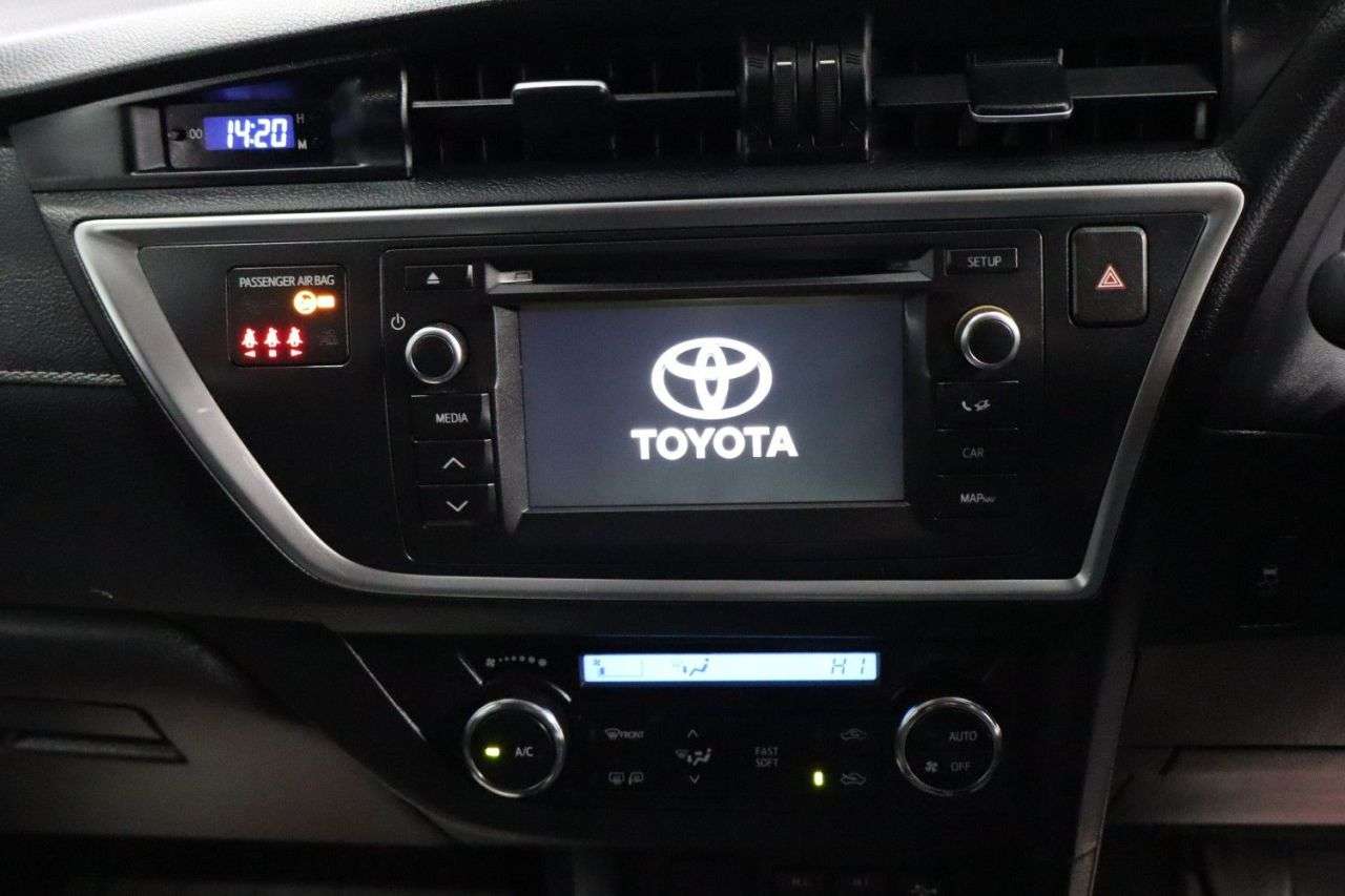 2015 TOYOTA AURIS 2015 TOYOTA AURIS
