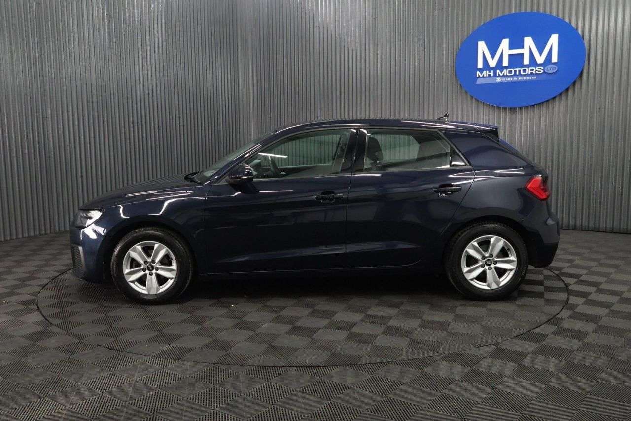2021 AUDI A1 2021 AUDI A1