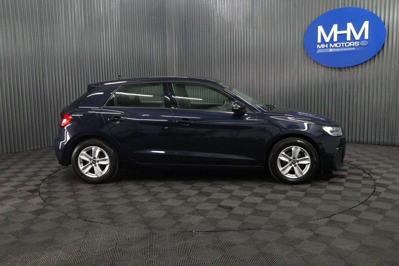 2021 AUDI A1 2021 AUDI A1