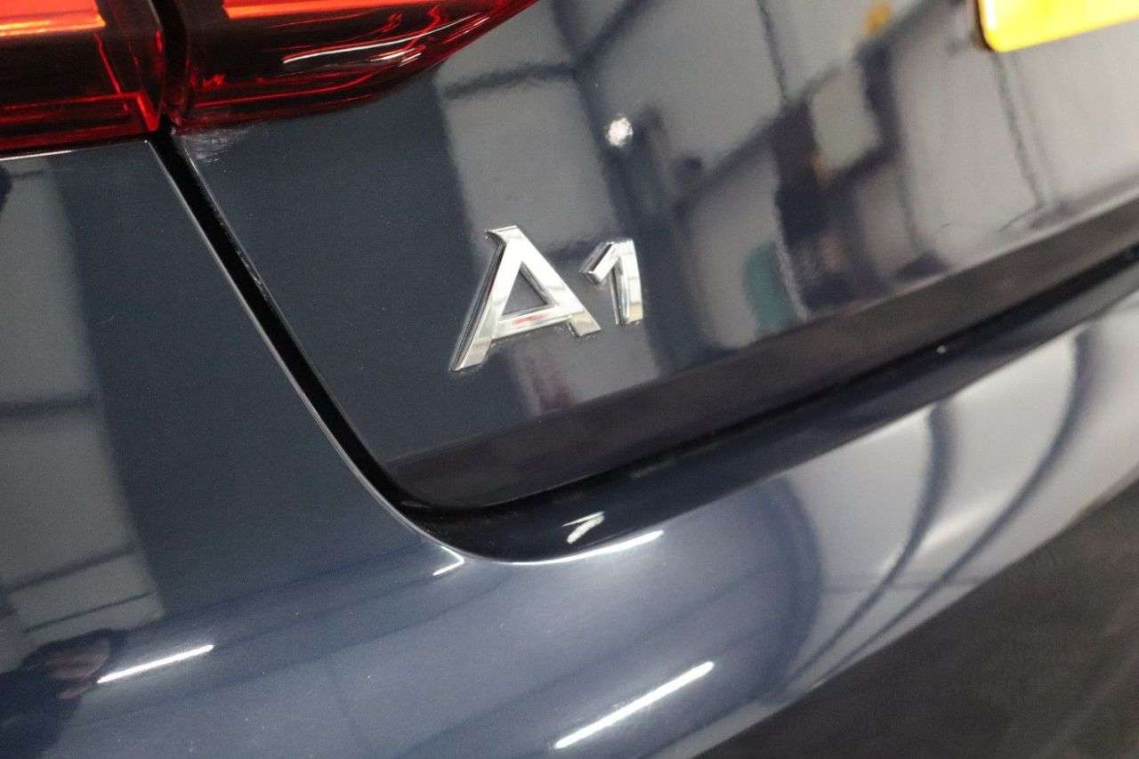 2021 AUDI A1 2021 AUDI A1