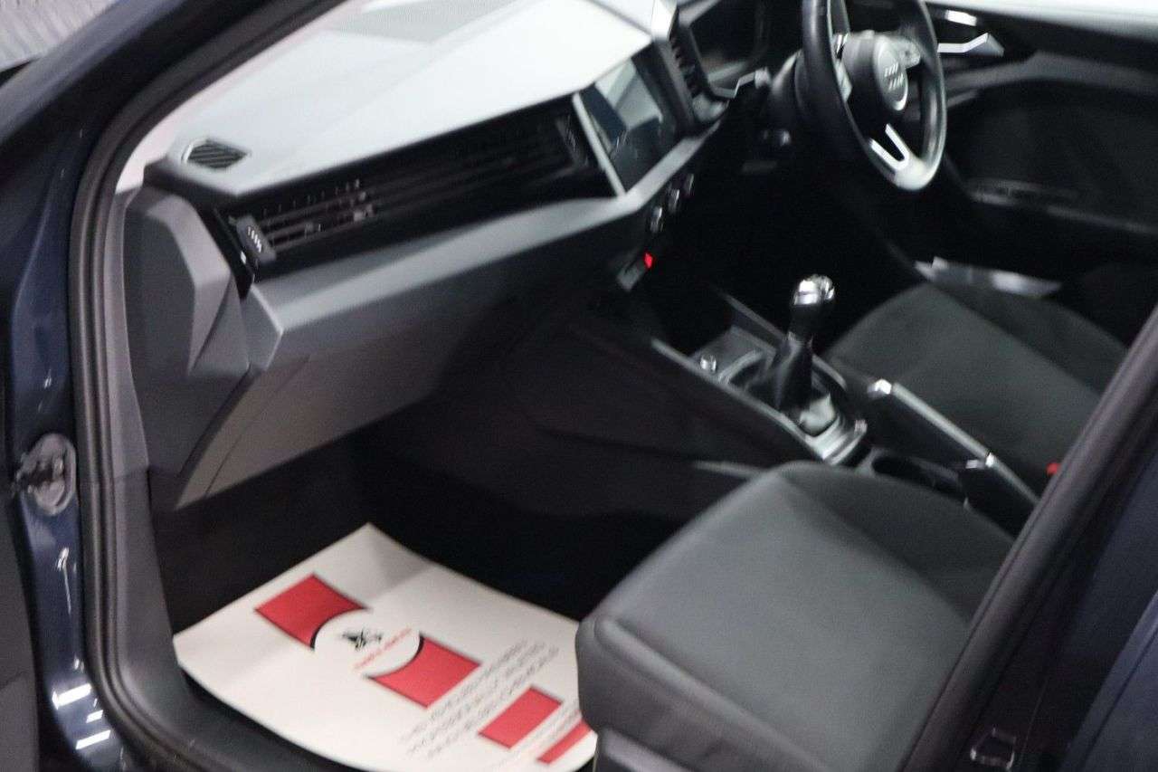 2021 AUDI A1 2021 AUDI A1