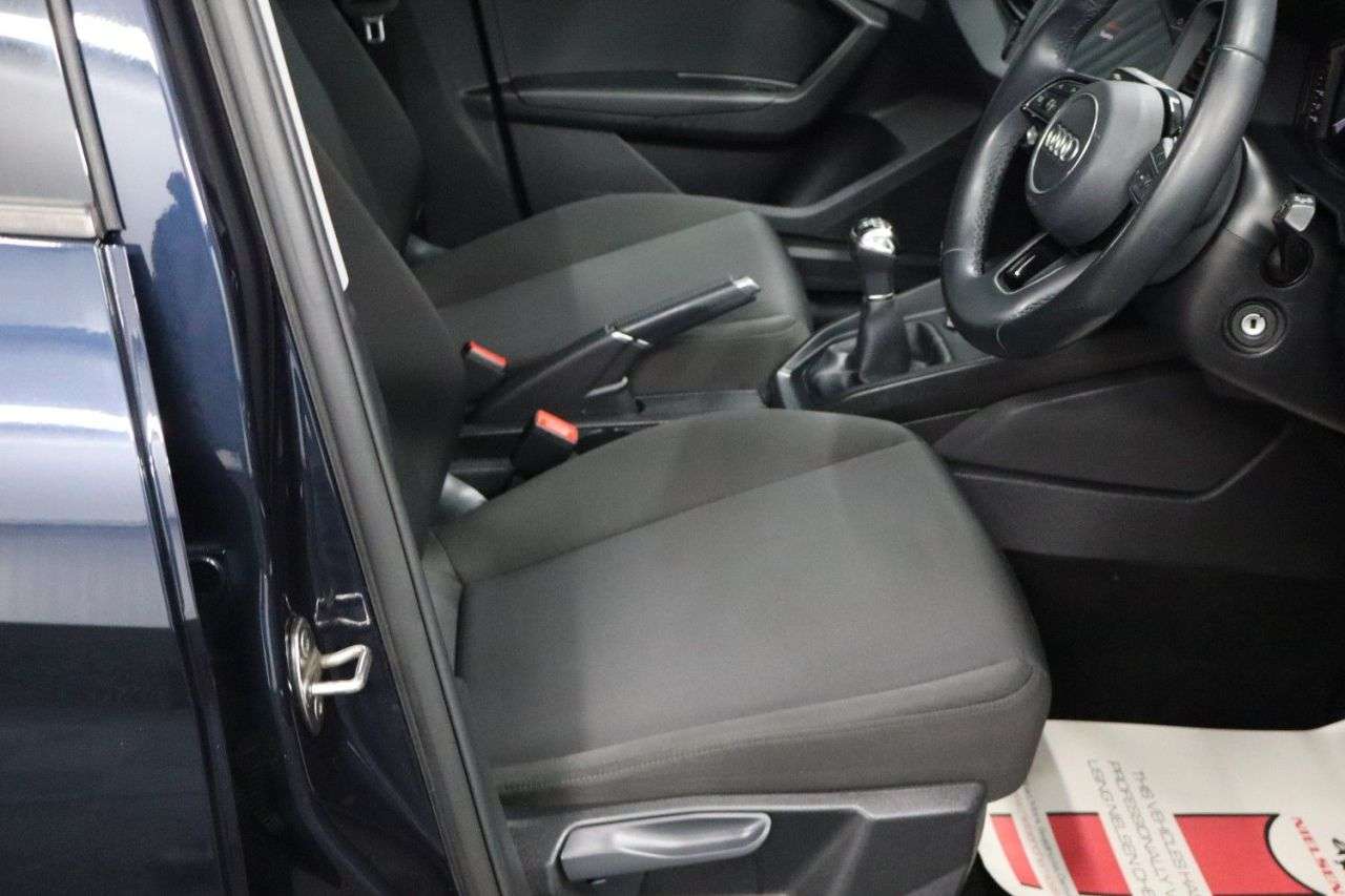 2021 AUDI A1 2021 AUDI A1