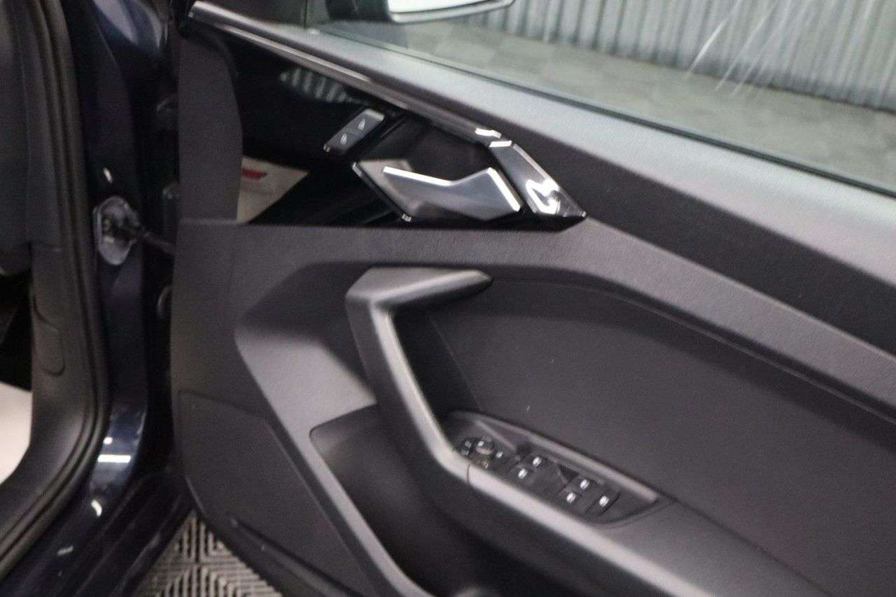 2021 AUDI A1 2021 AUDI A1