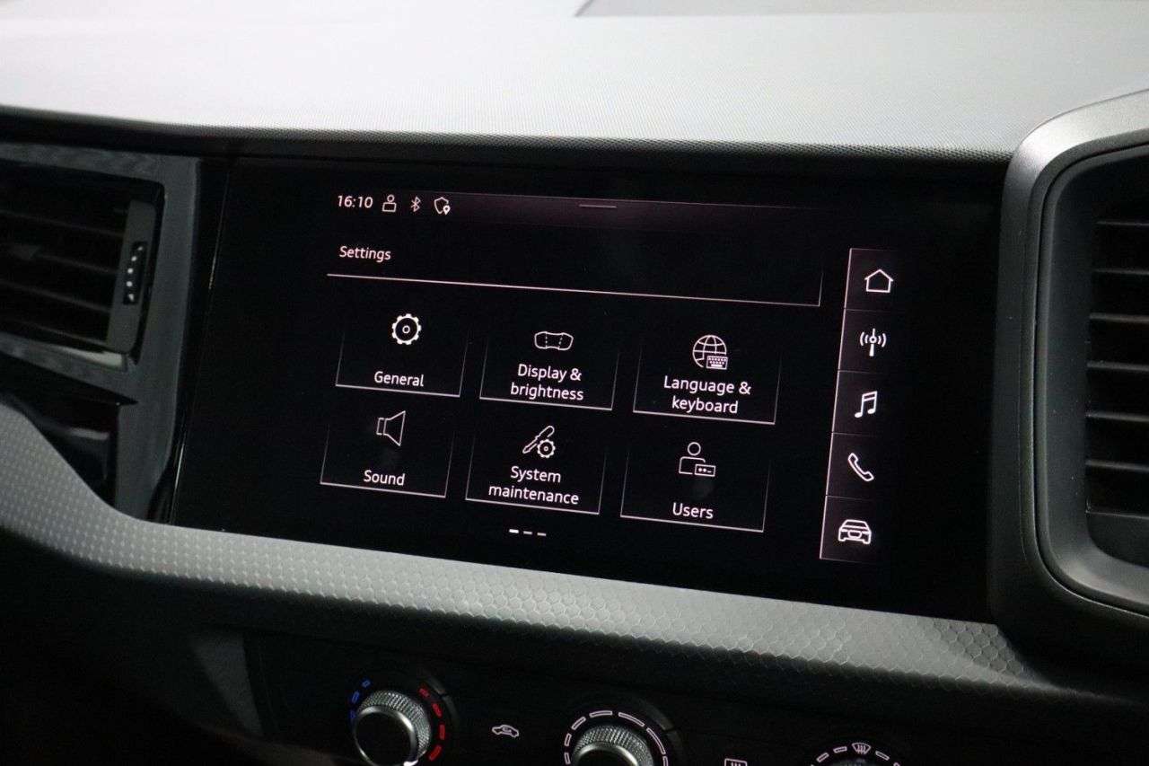 2021 AUDI A1 2021 AUDI A1